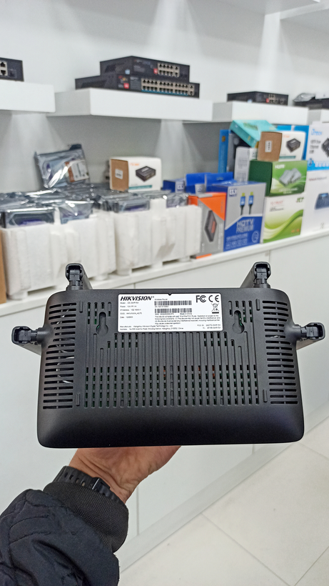 روتر بی سیم دو باند برند هایک ویژن مدل DS-3WR15X